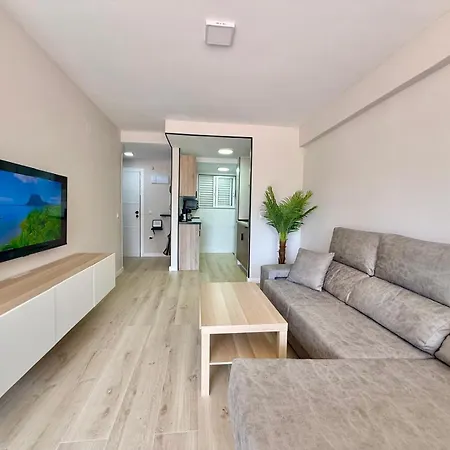 Gemelos 2 Modern Style شقة بينايدورم